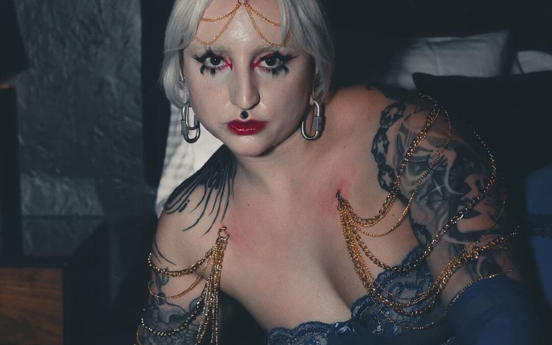 Art beneath the skin: play piercings as artistry and self-expression 